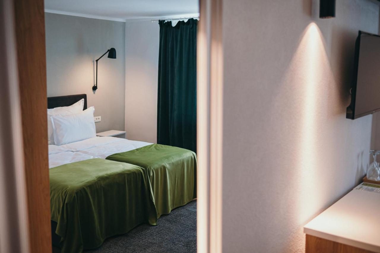 Nest Guesthouse Drobeta Turnu Severin Exterior foto
