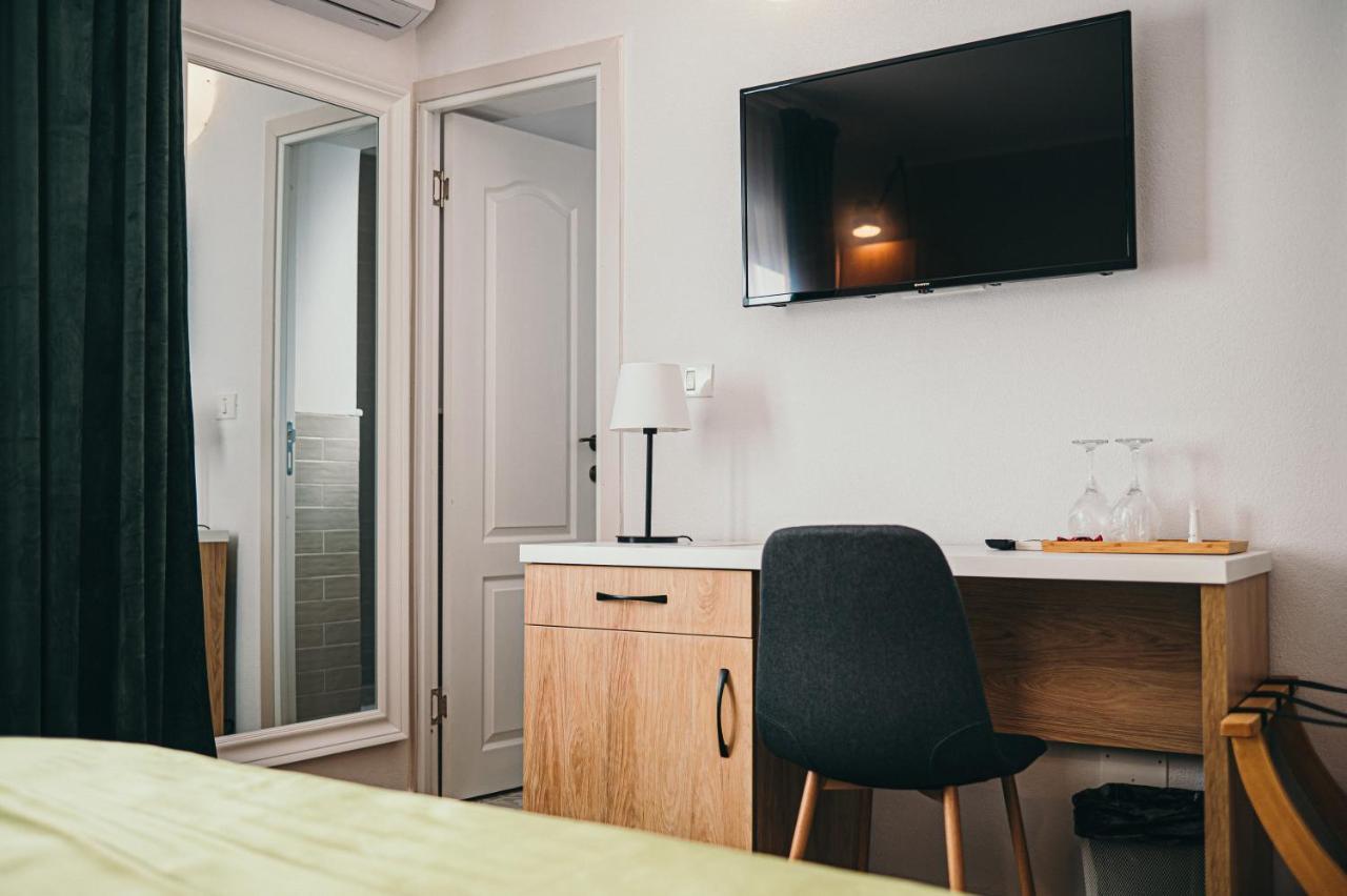 Nest Guesthouse Drobeta Turnu Severin Exterior foto