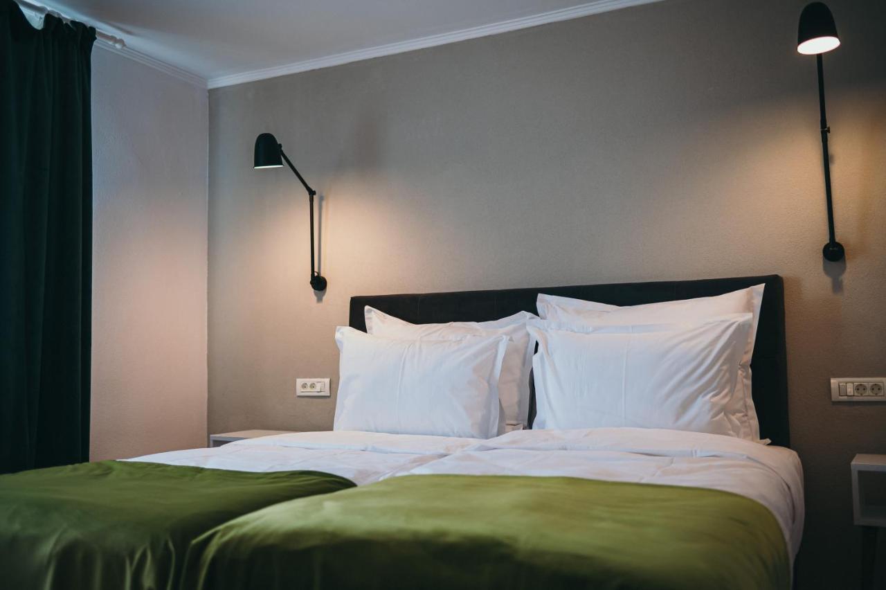Nest Guesthouse Drobeta Turnu Severin Exterior foto