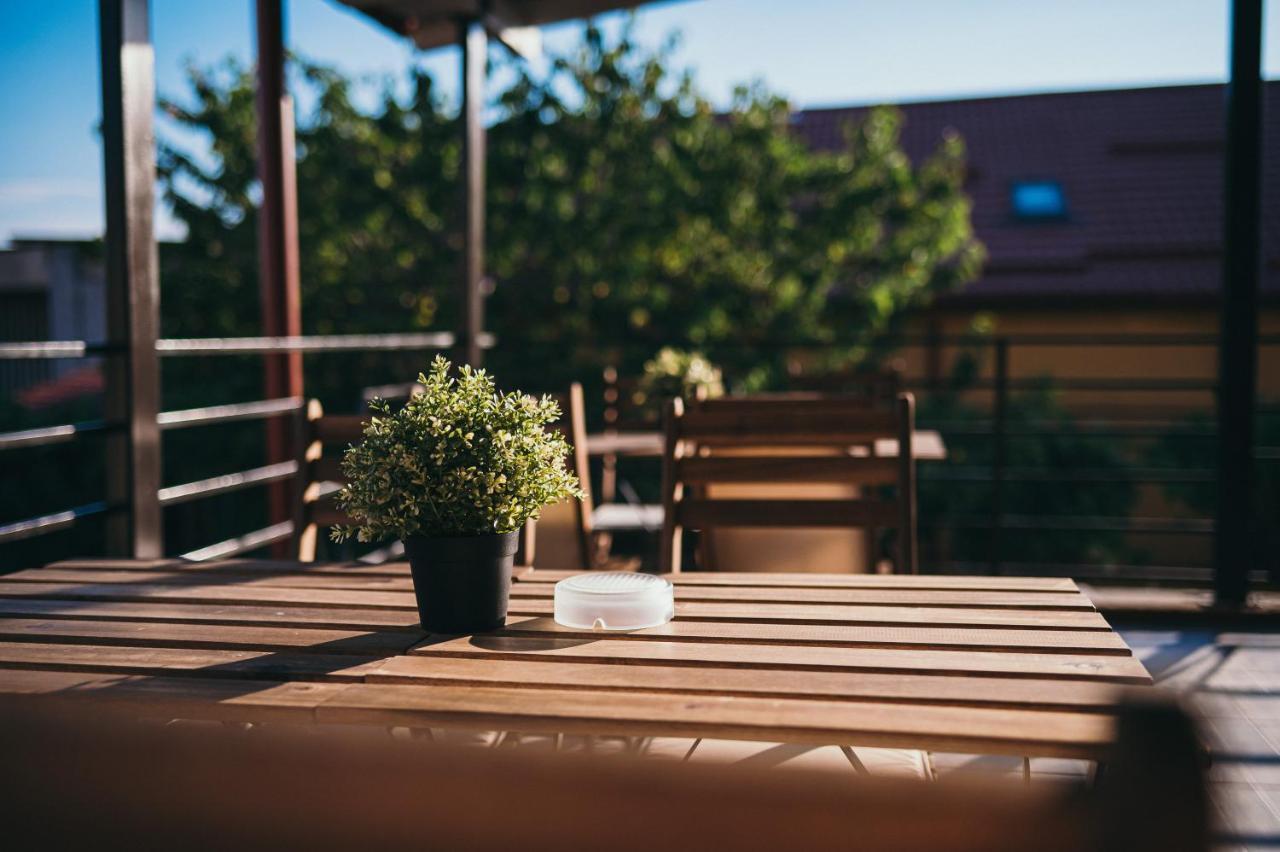 Nest Guesthouse Drobeta Turnu Severin Exterior foto