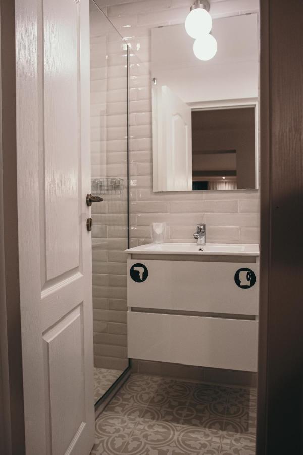 Nest Guesthouse Drobeta Turnu Severin Exterior foto