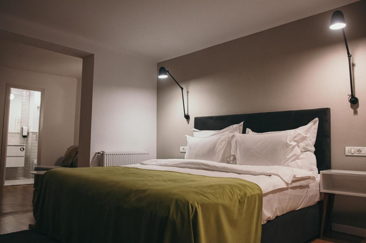 Nest Guesthouse Drobeta Turnu Severin Exterior foto